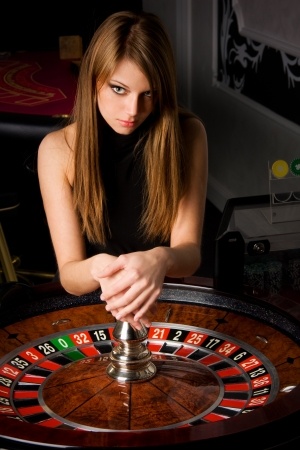 Do Men Really Take More Risks And “Show Off” In The Presence Of Sexy Women?